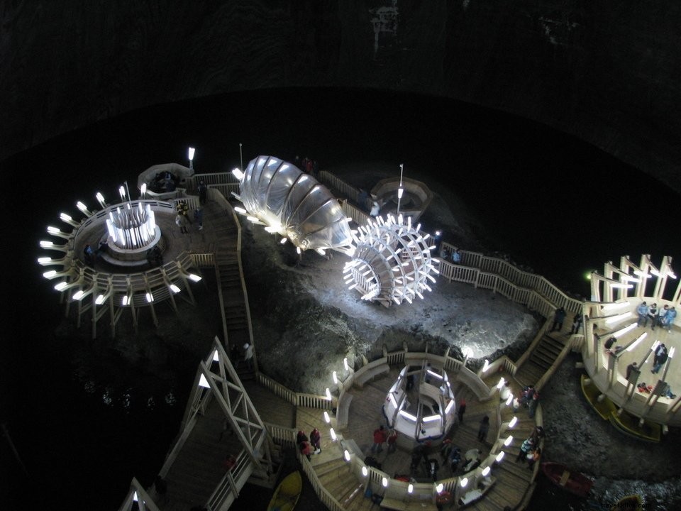 Salina Turda : parc d attractions dans une mine de sel