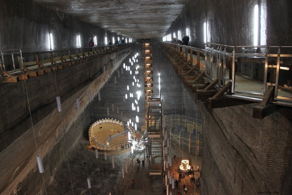 Salina Turda : parc d attractions dans une mine de sel