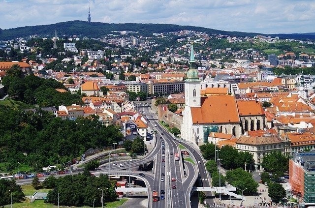 Bratislava : lieux incontournables, gastronomie, château et UFO