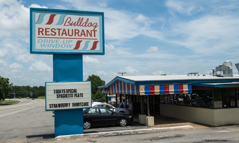 Restaurant Drive‑in Bulldog