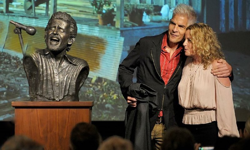 Buste en bronze de Levon Helm