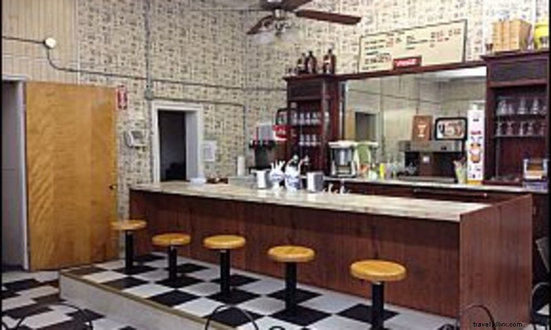 Prince Drug : pharmacie et fontaine à soda vintage
