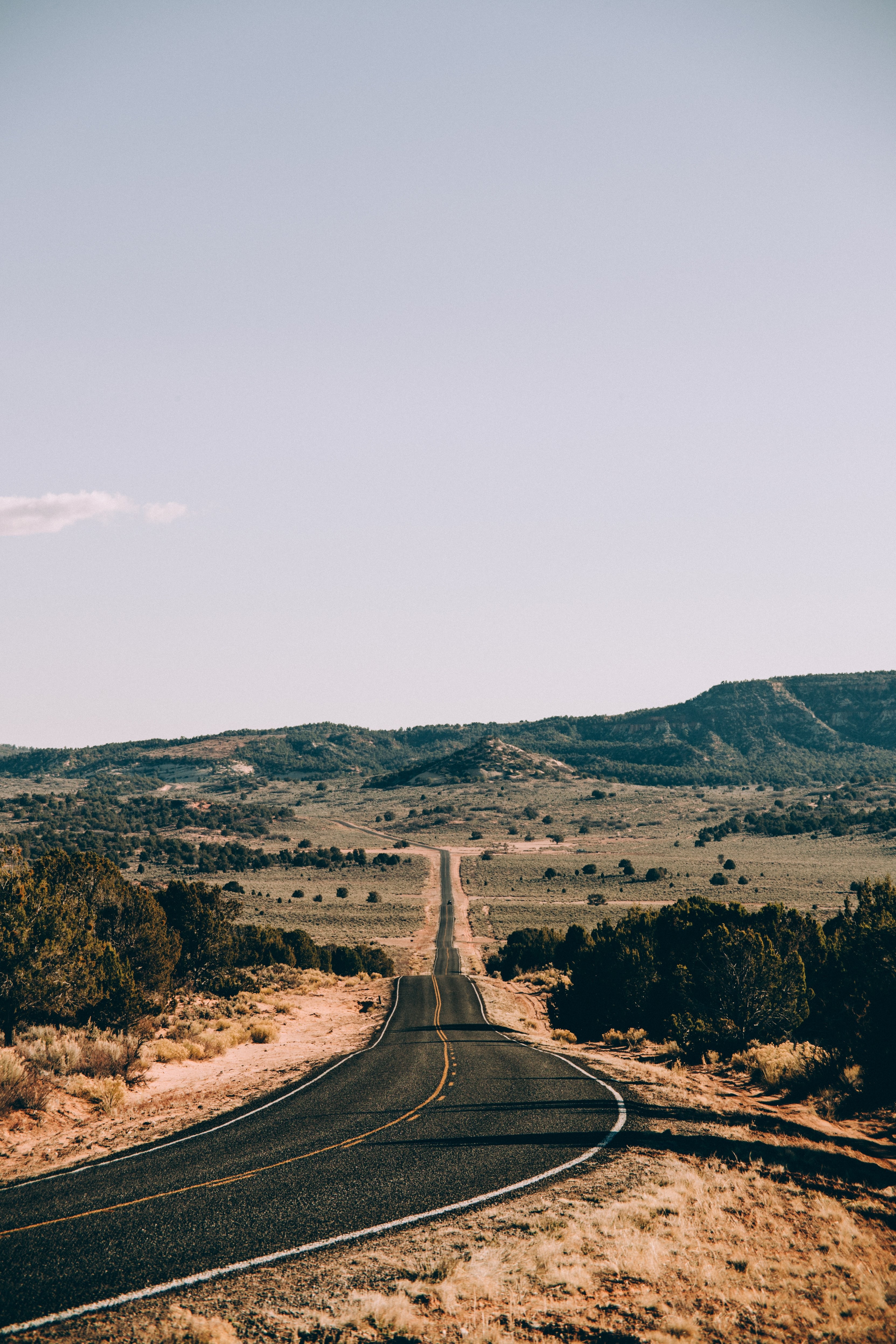 Photo d’une longue route dans le désert de l’Arizona