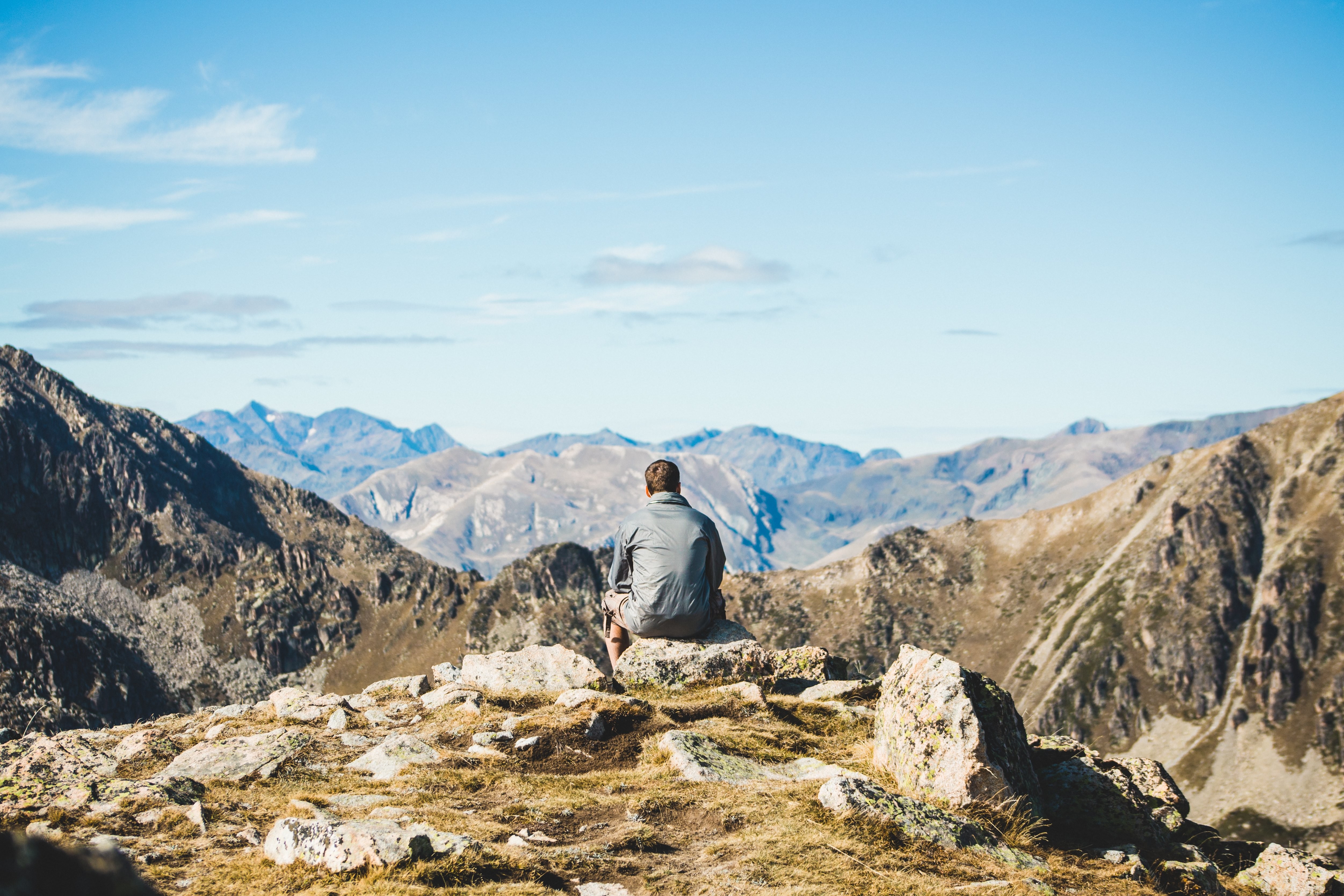 Photo inspirant le désir de voyager en montagne