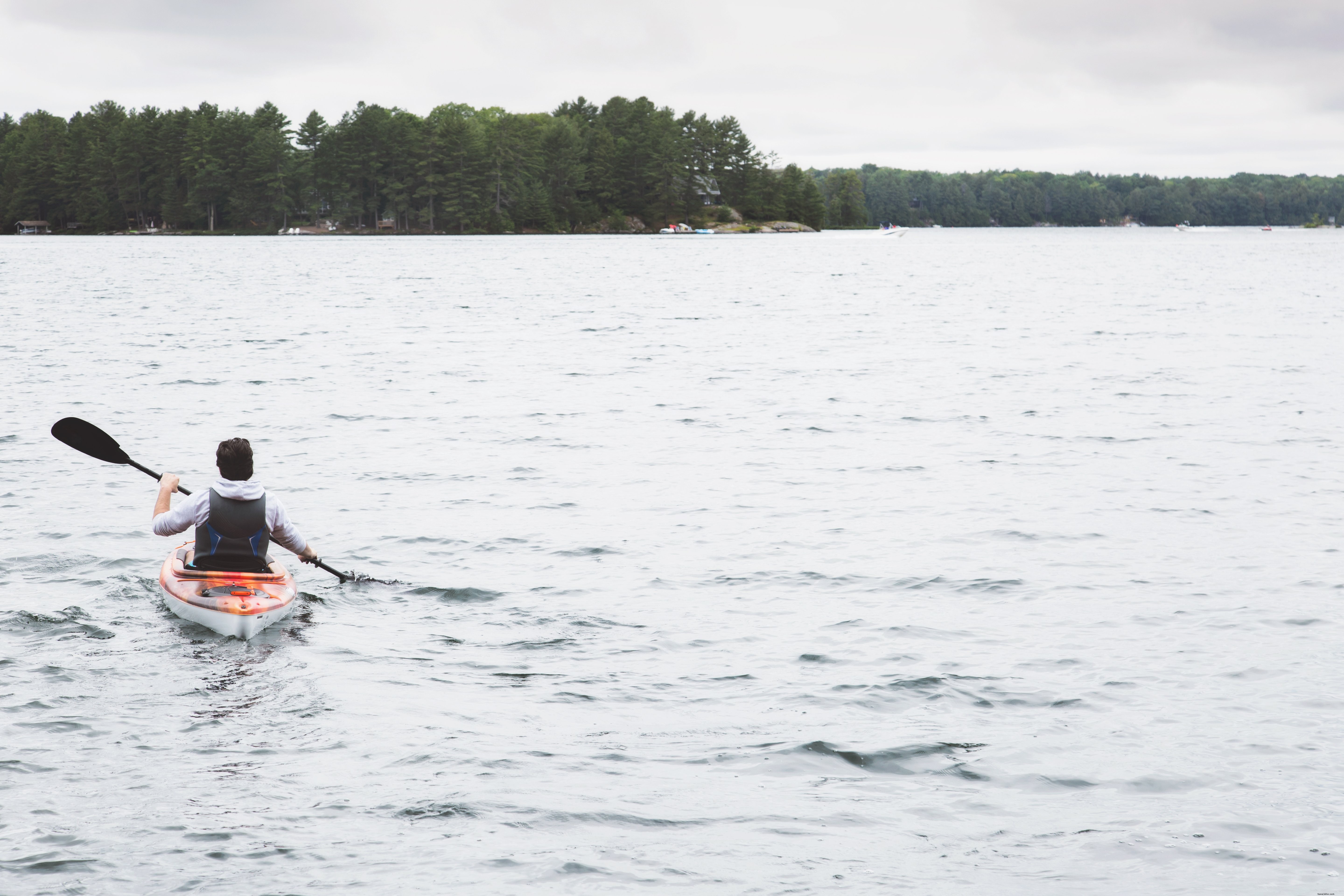 Photo de kayak sur le lac