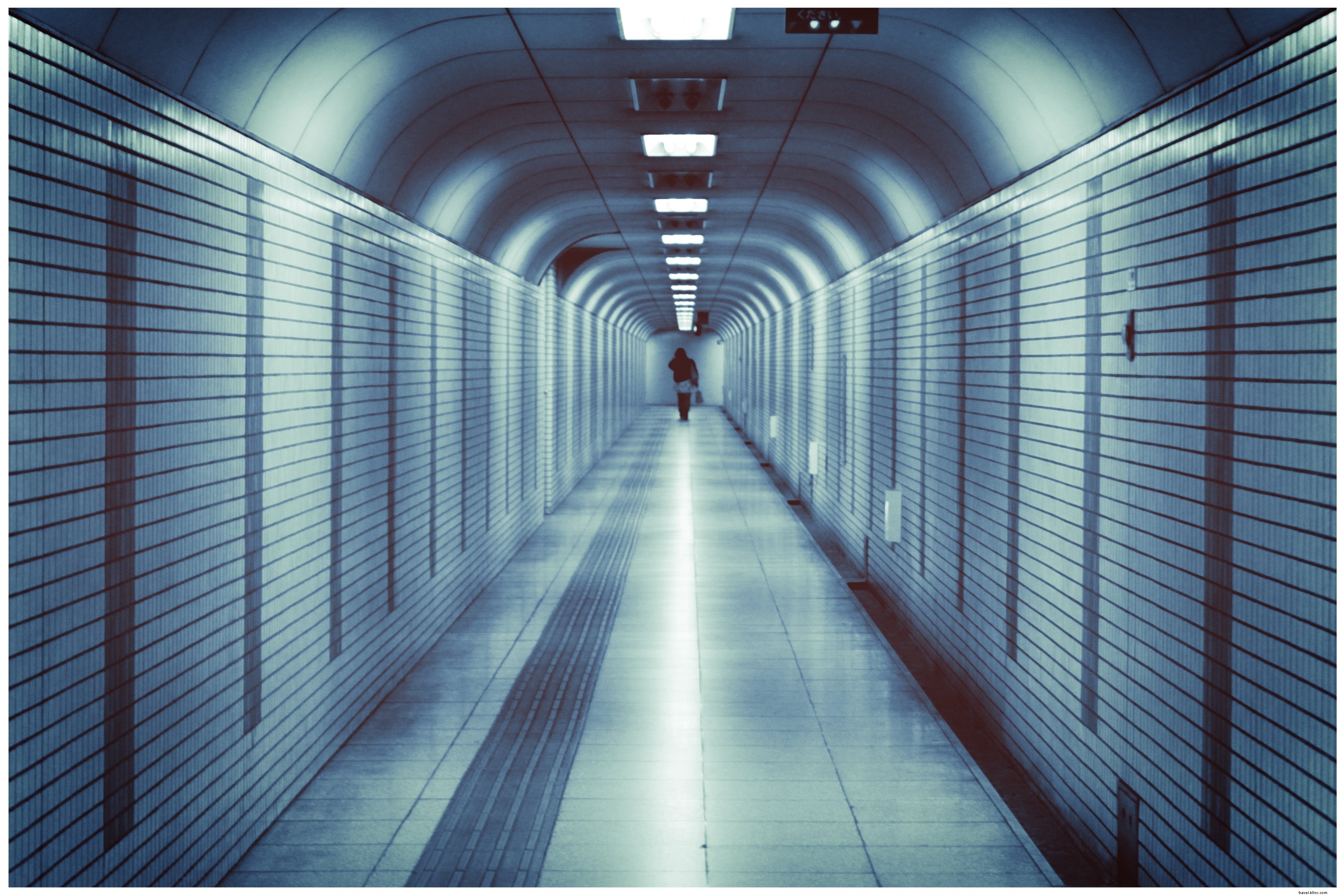 Photo du tunnel de métro à Tokyo
