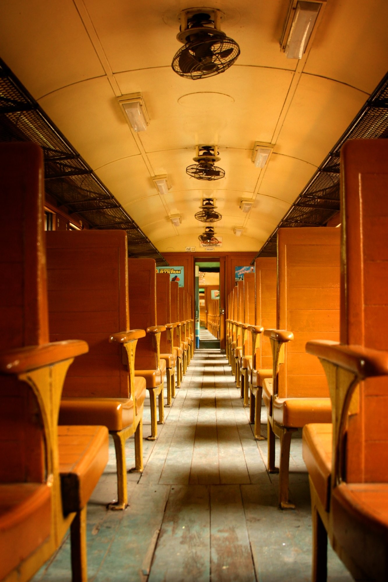 Photo d une voiture de train vintage en bois