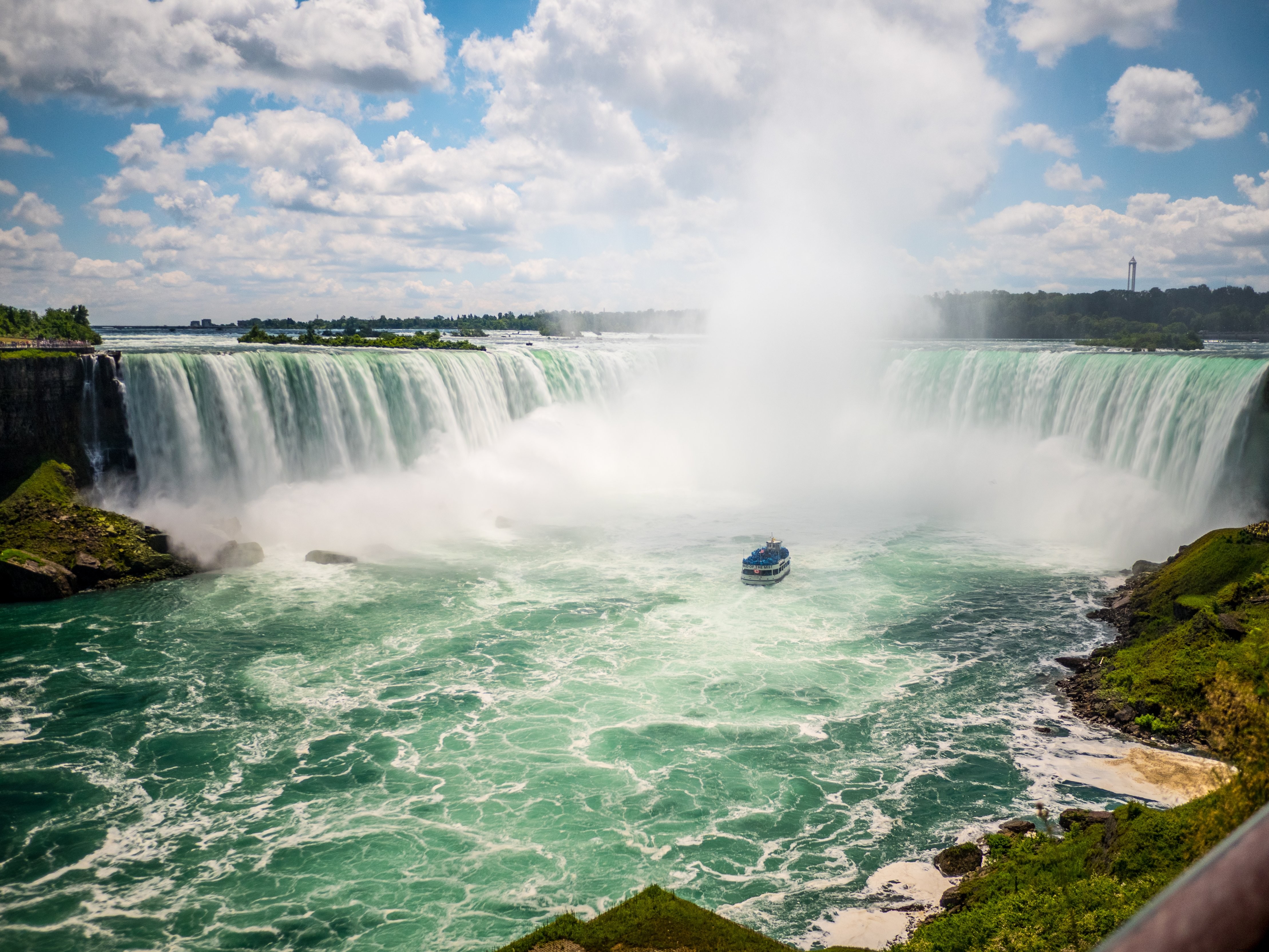 Photo du coucher du soleil sur les chutes du Niagara