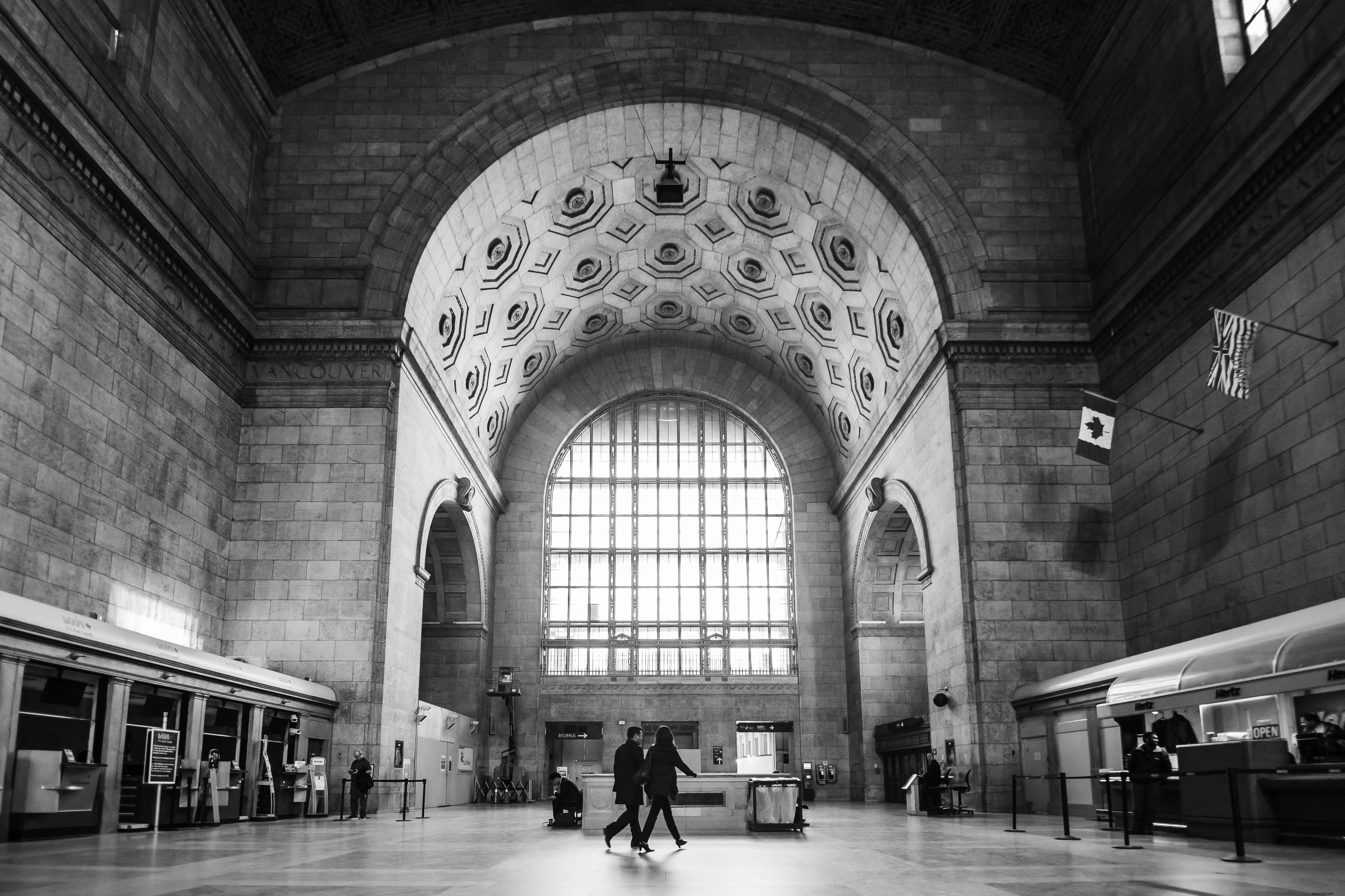 Gare en noir et blanc