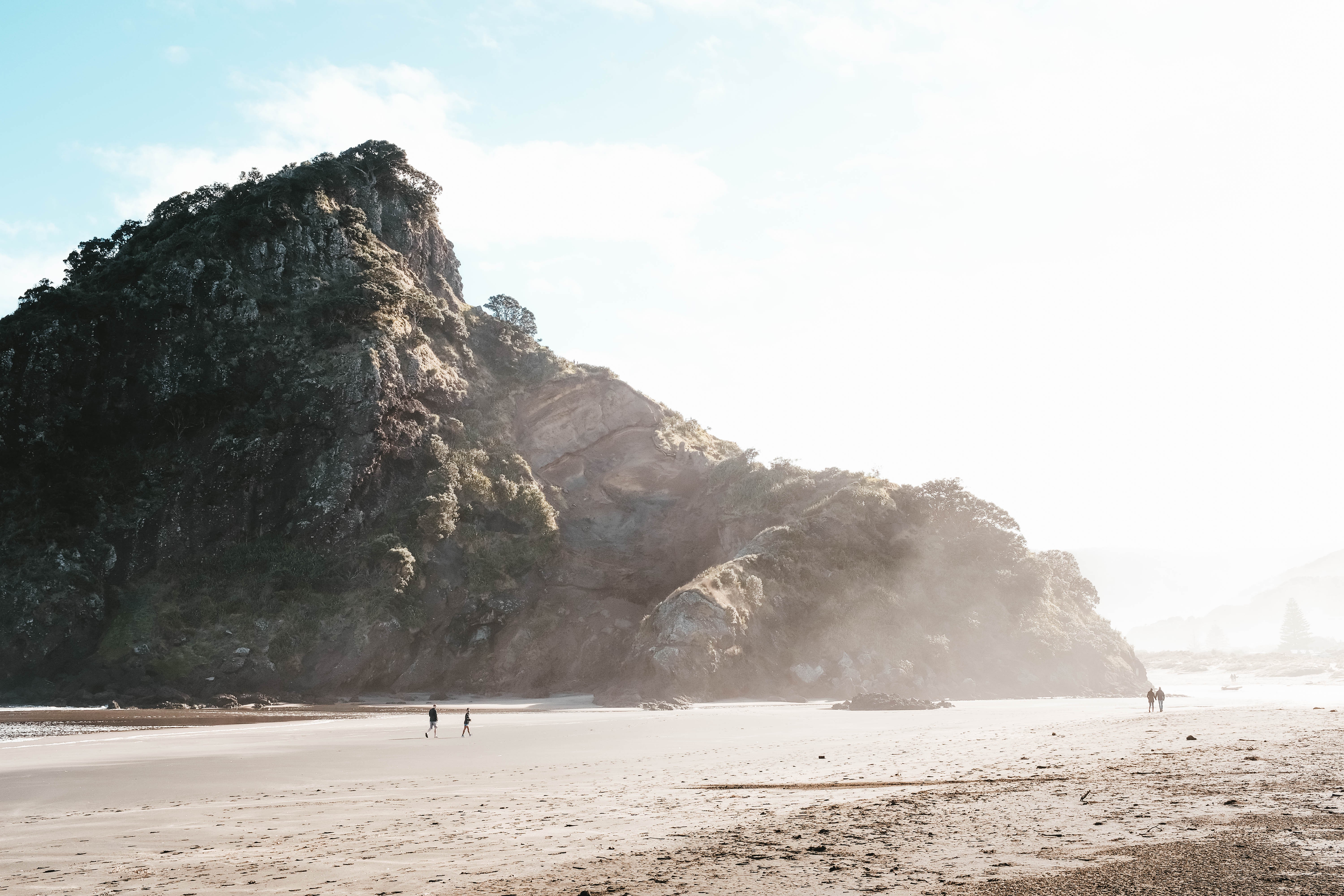 Photo de formations rocheuses près de la plage