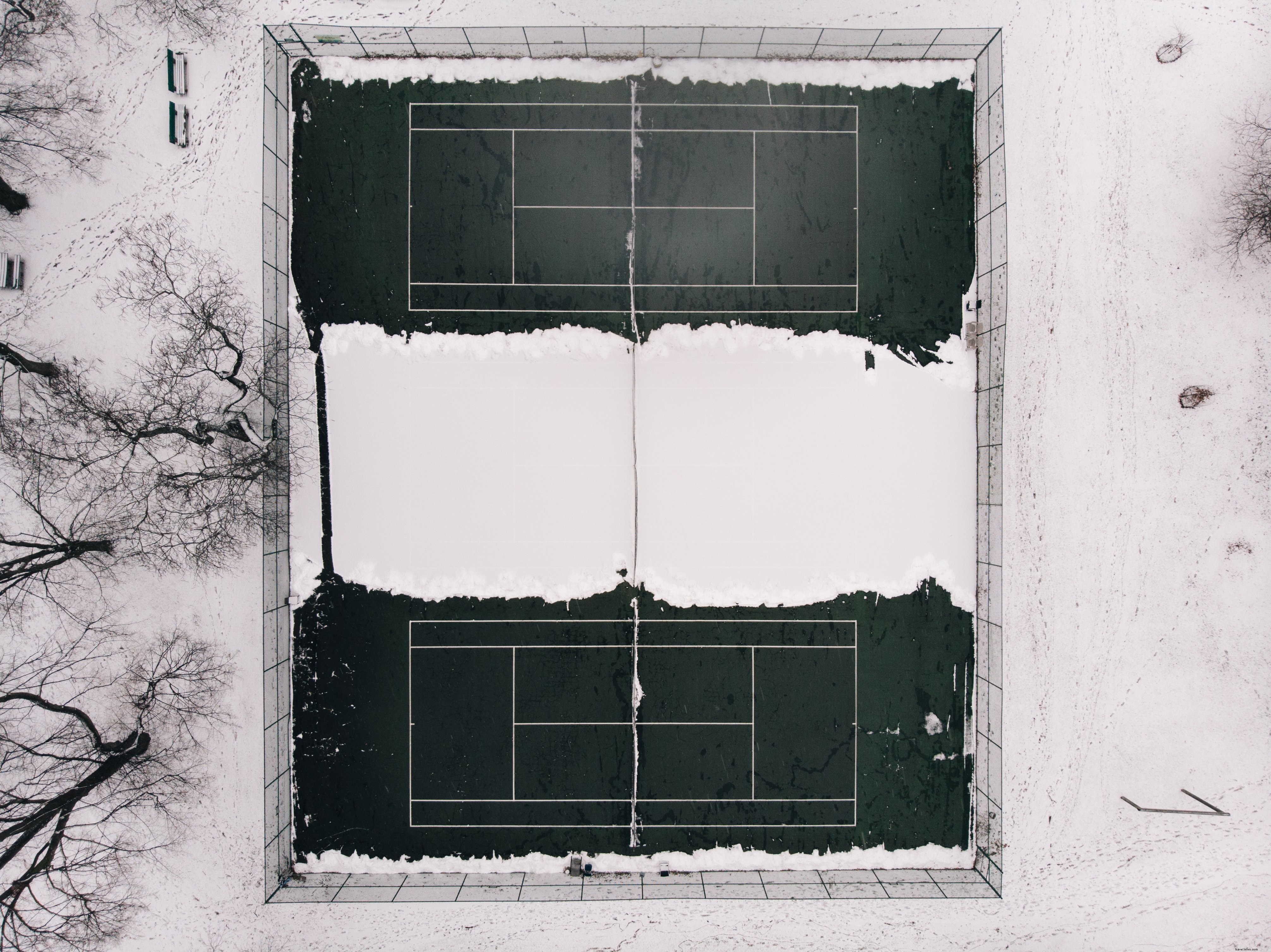 Photos de courts de tennis désertés pour l hiver