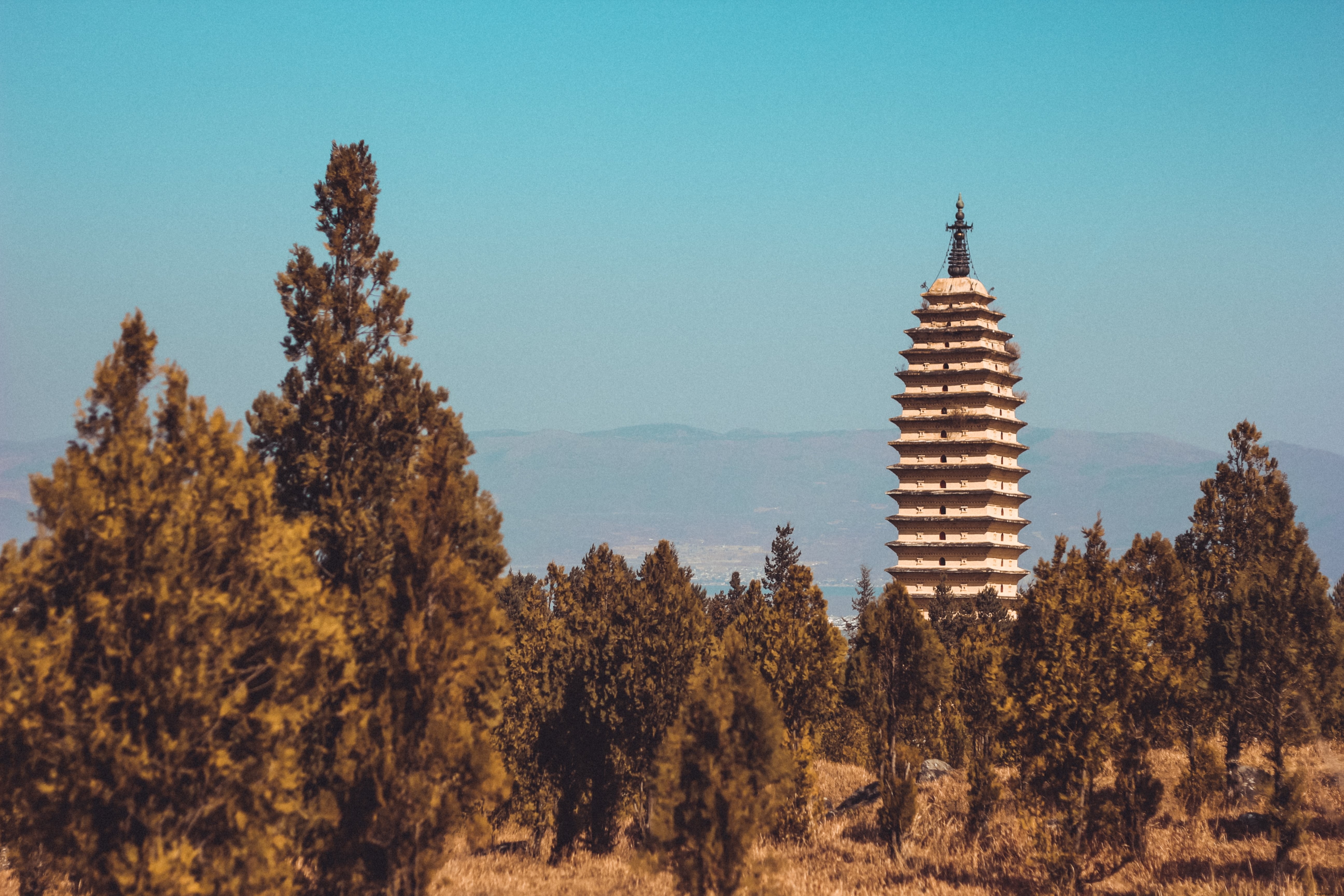 Photo d un temple près de la colline chinoise