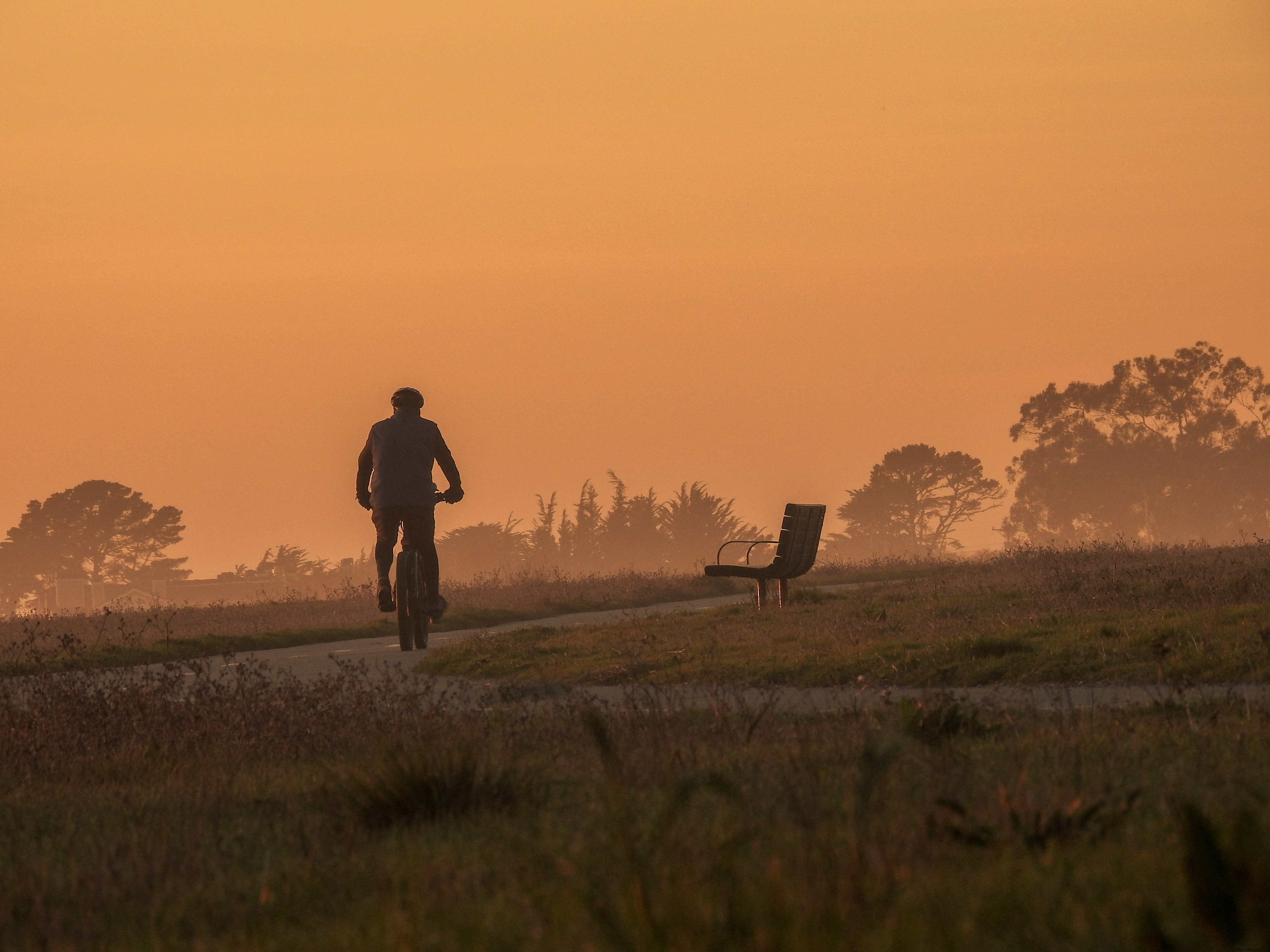 Photo de vélo au crépuscule