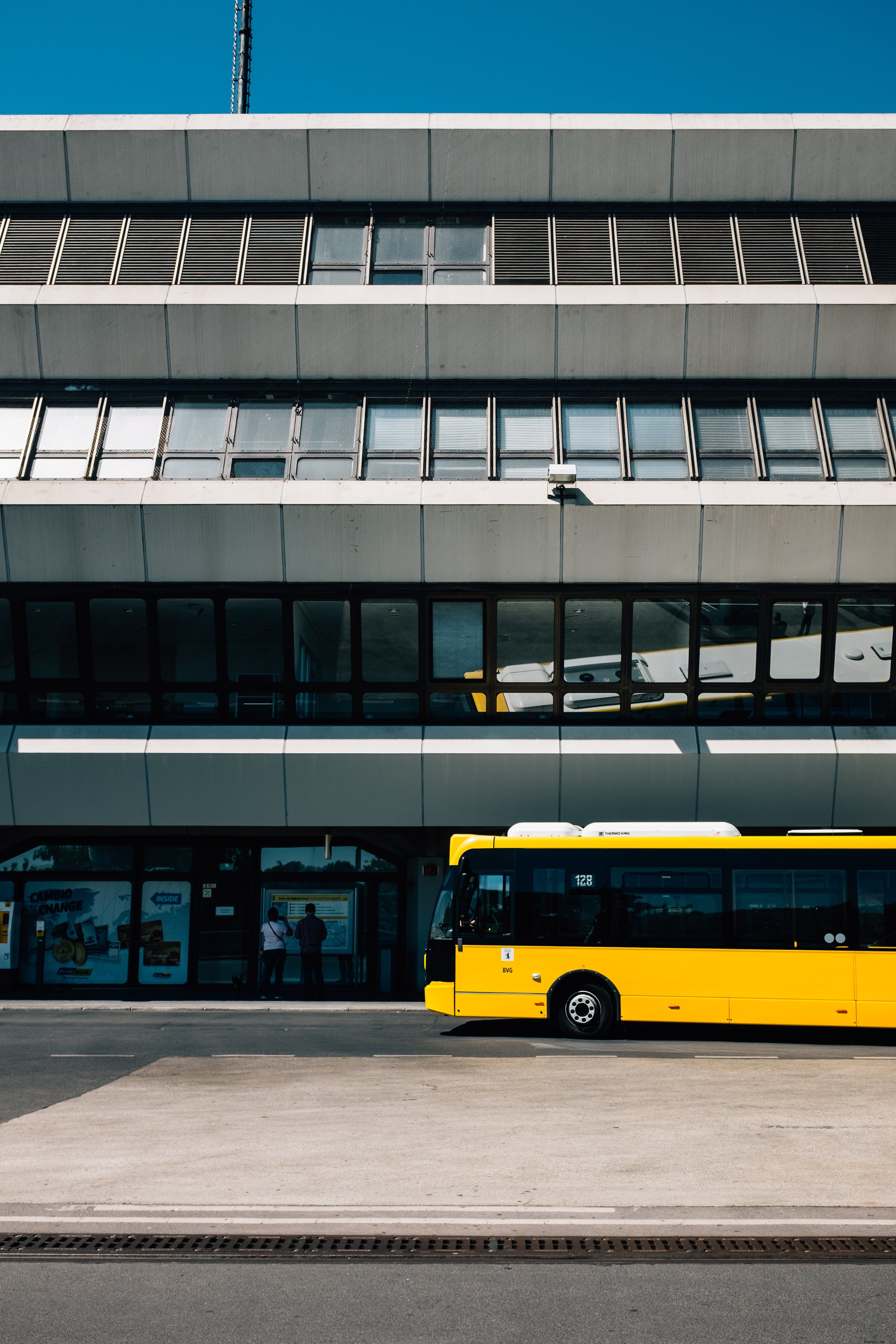 Photos de bus jaunes en ville