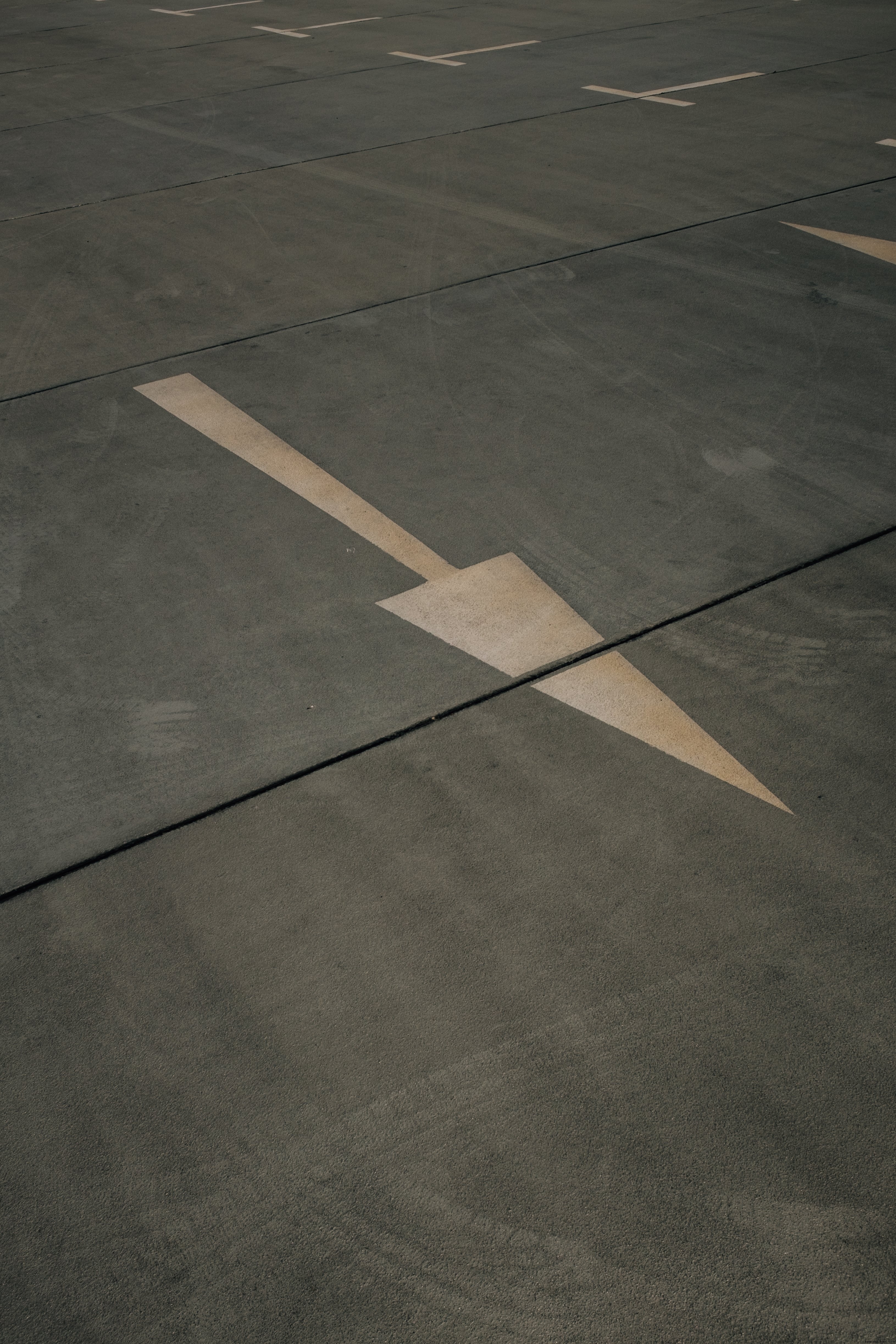 Photo de la signalisation routière peinte