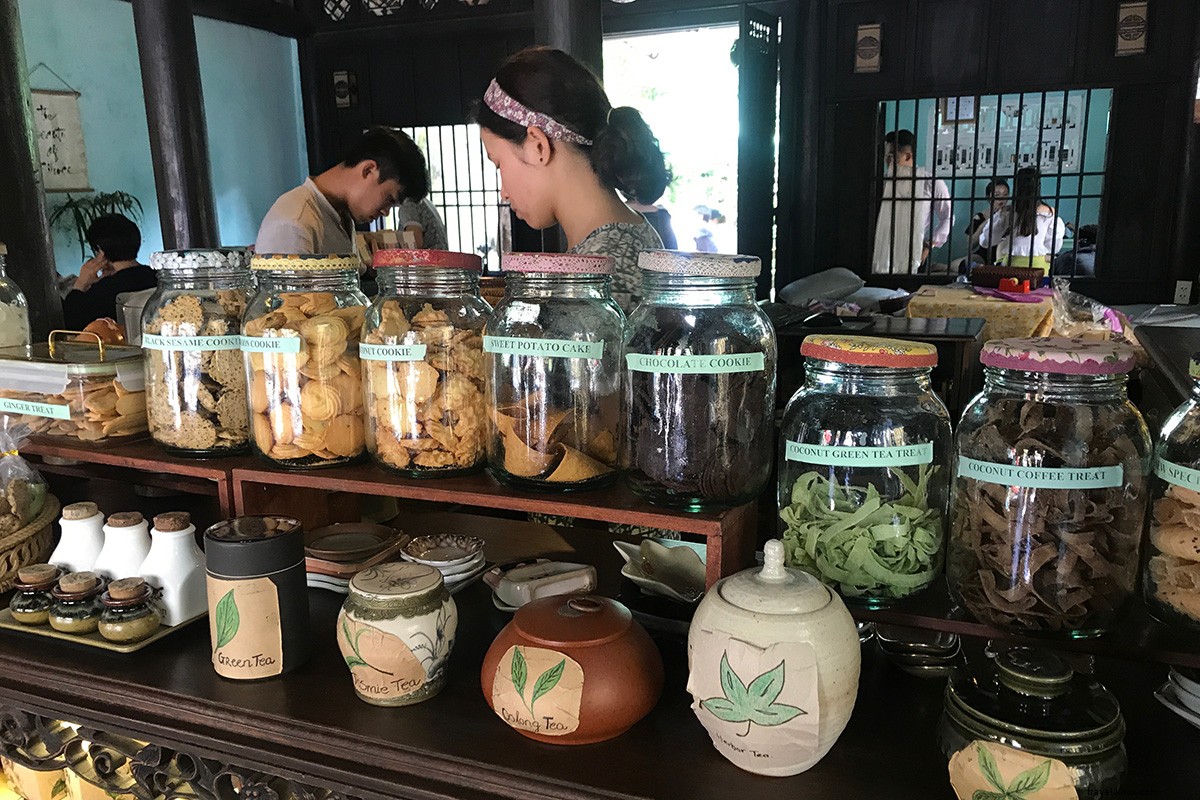 Prendre le temps dans le plus charmant salon de thé de Hội An, Vietnam
