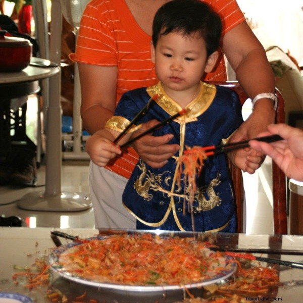 Nouvel An chinois 101 : comment préparer la salade de prospérité