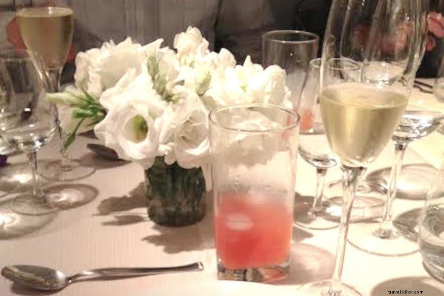 Un étranger à un dîner hors du commun