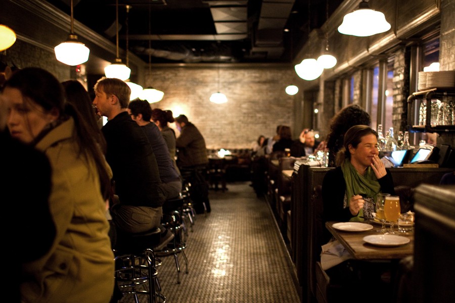 Deux bars, un gros appétit