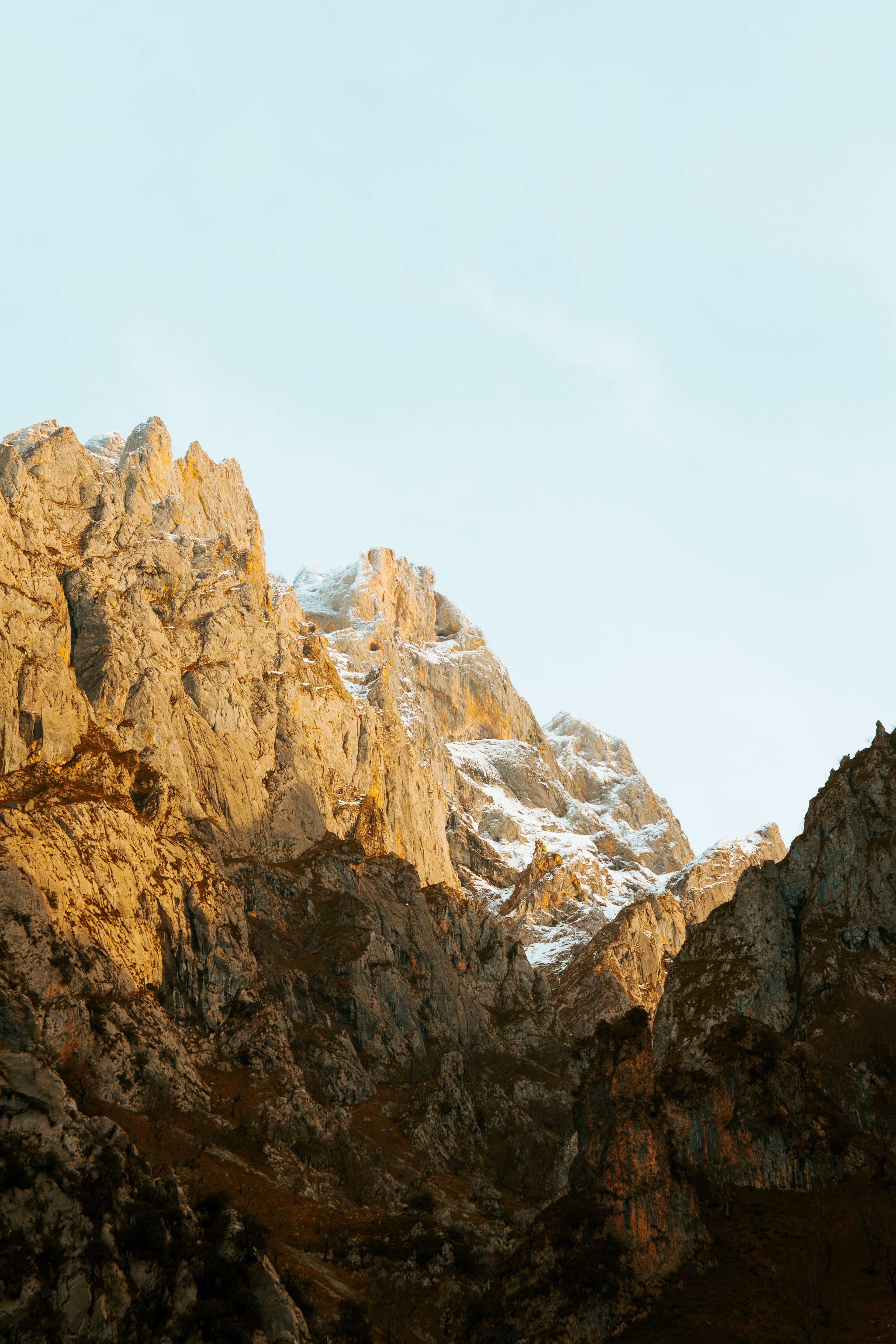 Les montagnes dominent l horizon