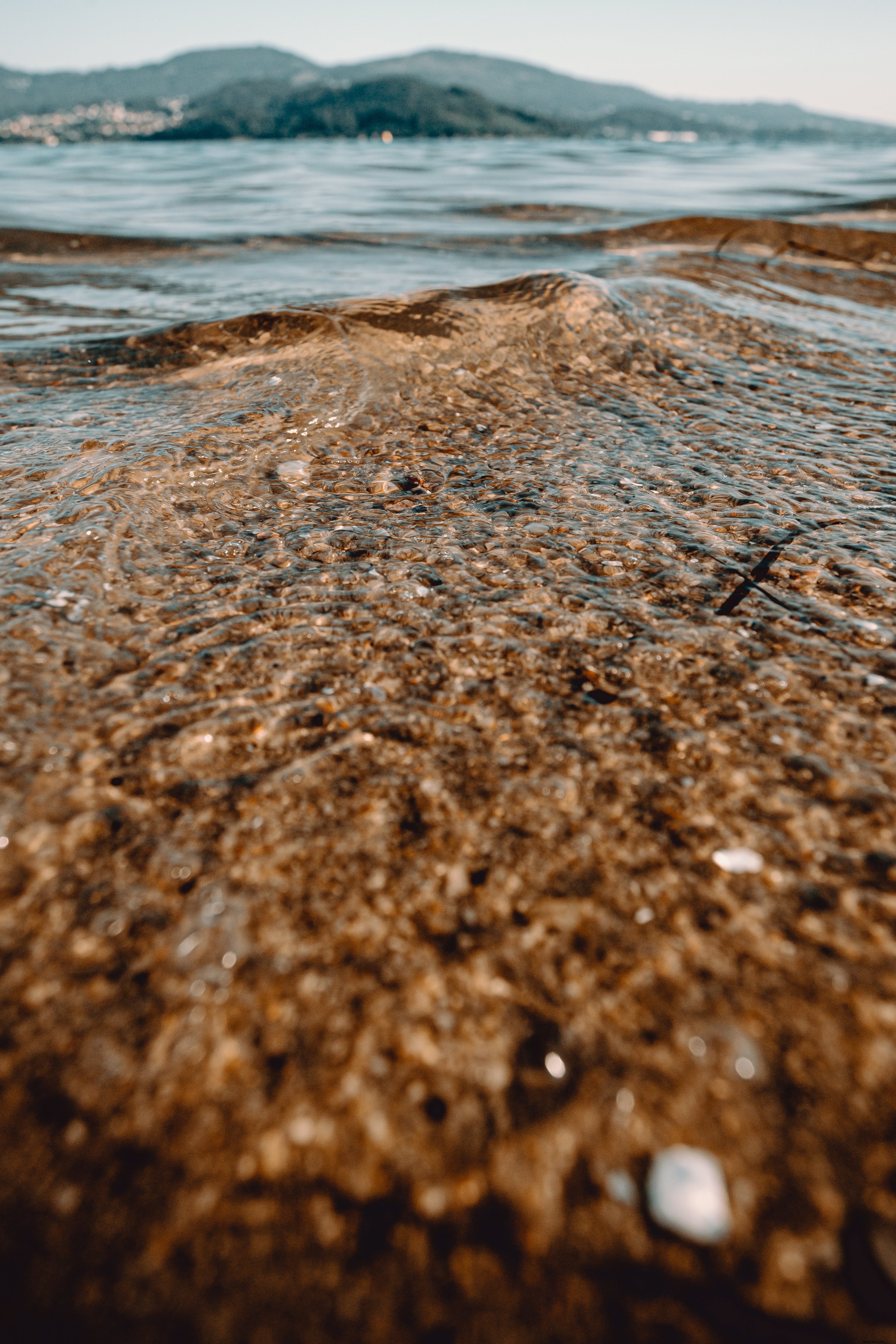 Eau cristalline sur une plage paradisiaque