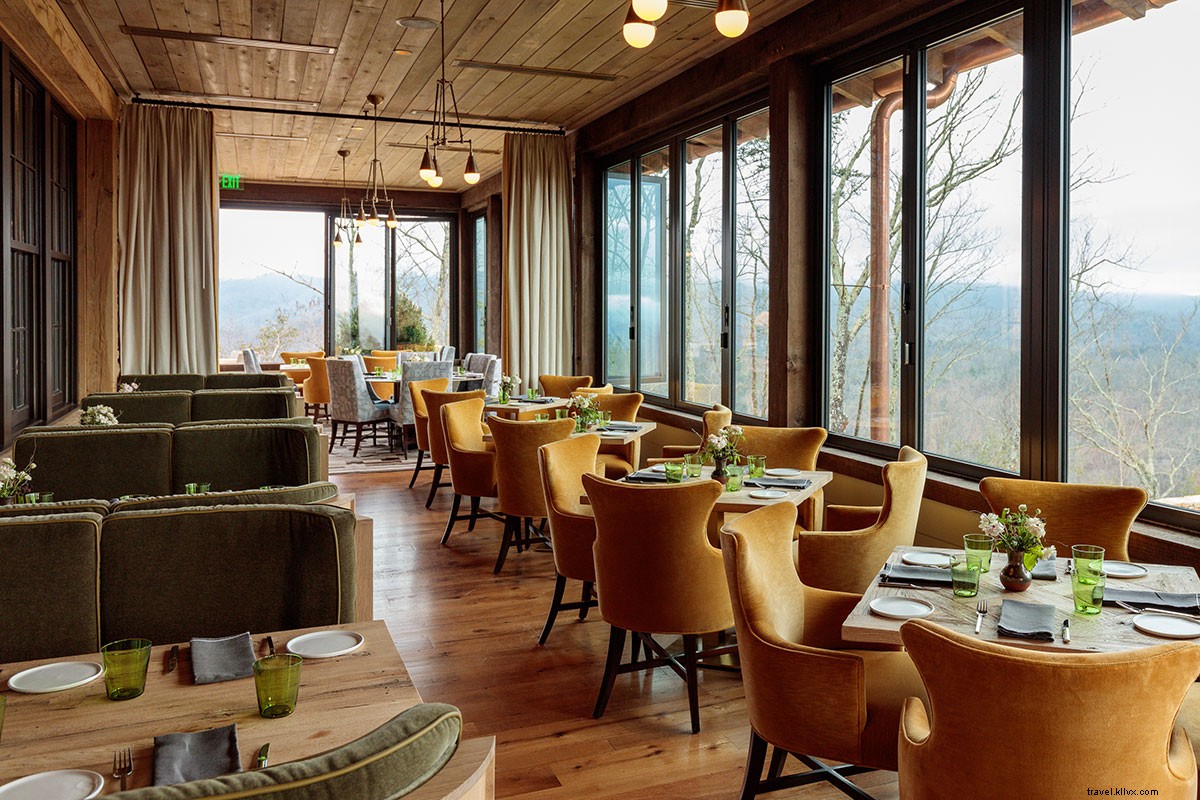 Retraite spectaculaire en montagne dans les contreforts des Great Smoky Mountains
