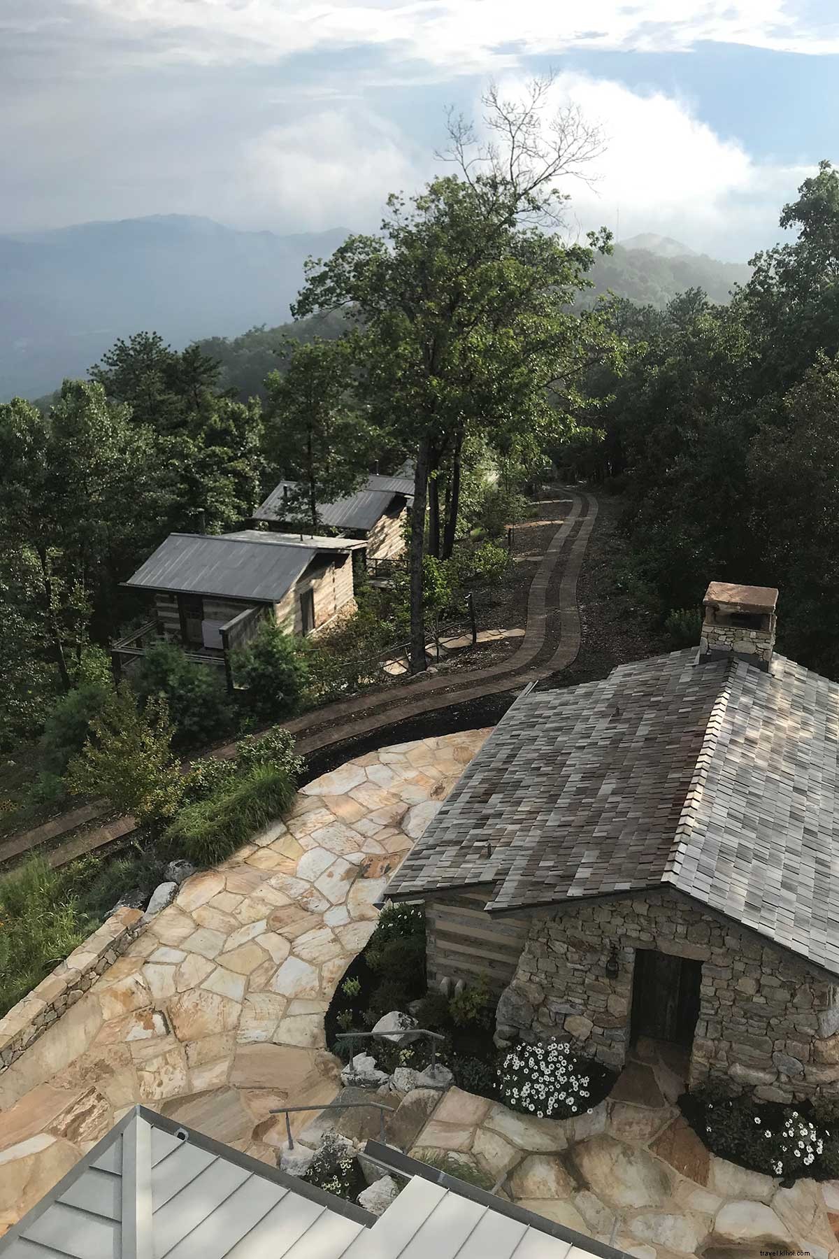 Retraite spectaculaire en montagne dans les contreforts des Great Smoky Mountains