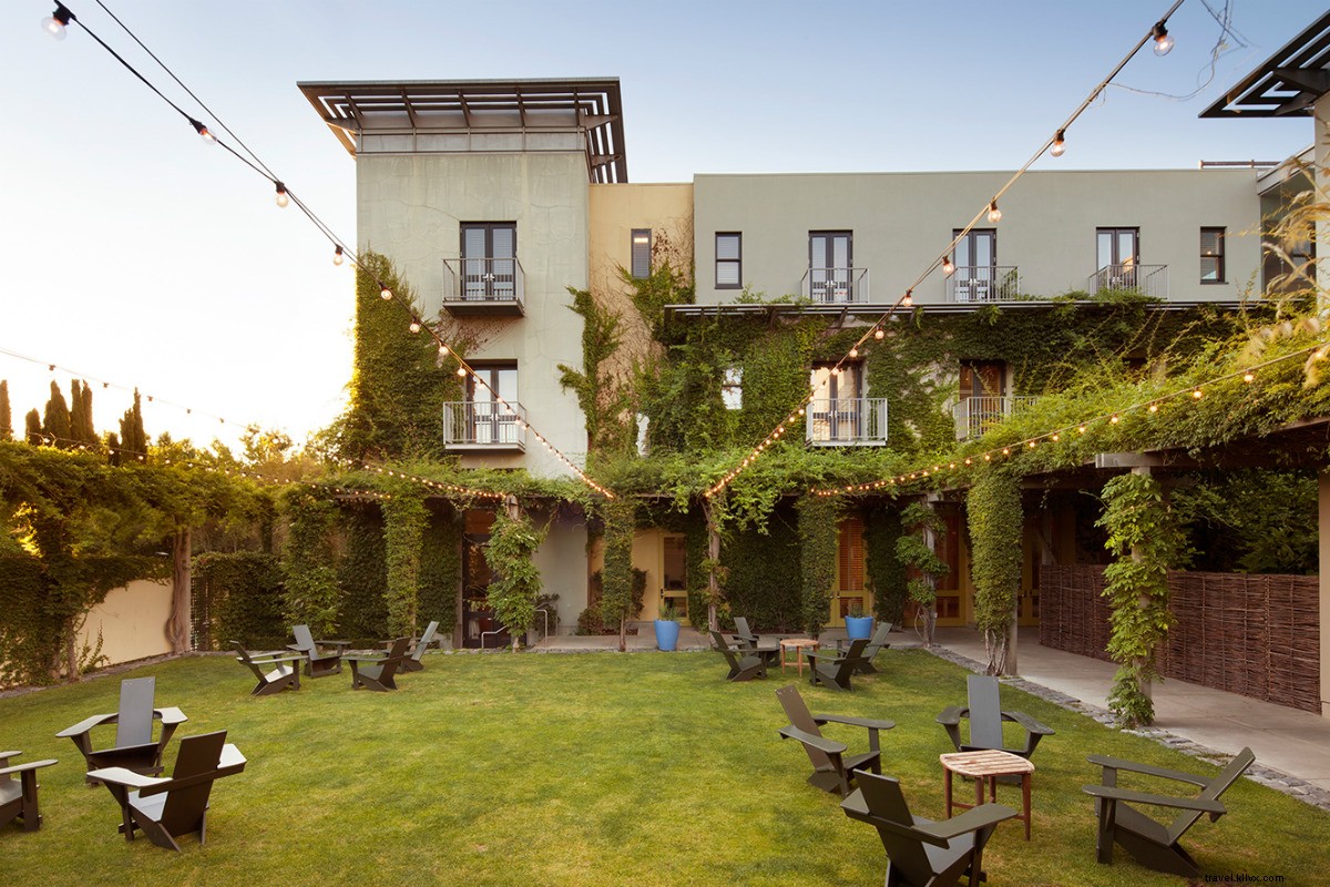 Le charme campagnard rencontre l’élégance urbaine à l’hôtel Healdsburg, Sonoma