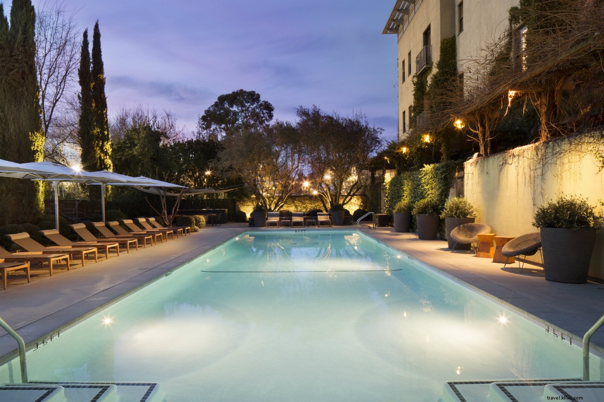 Le charme campagnard rencontre l’élégance urbaine à l’hôtel Healdsburg, Sonoma