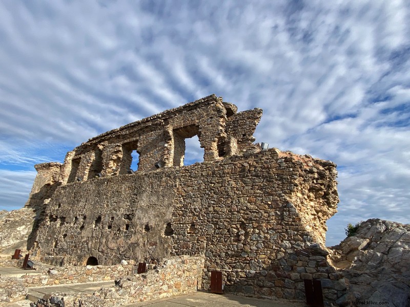 Nuages au-dessus des ruines de Castelo Rodrigo