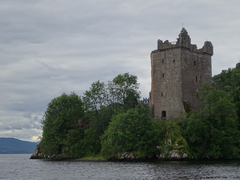 Le Château d Urquhart, une forteresse médiévale au bord du Loch Ness