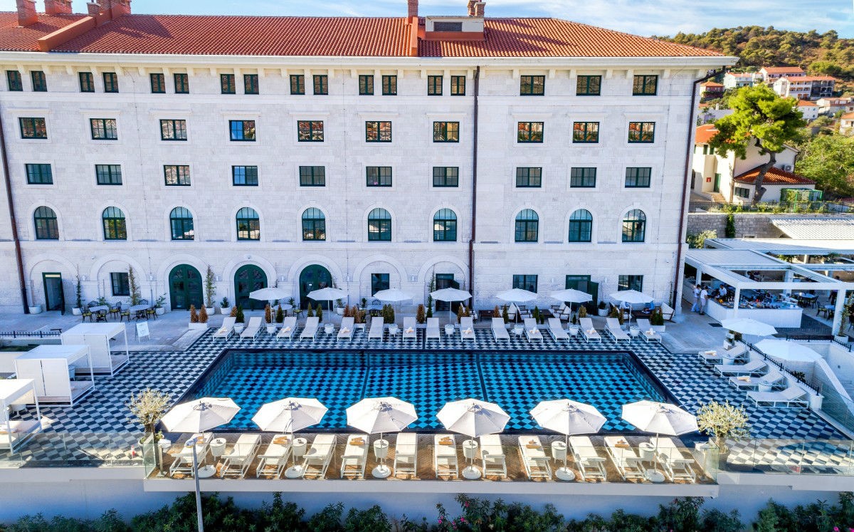 Sur la côte adriatique croate, ce boutique‑hôtel chic fait sensation