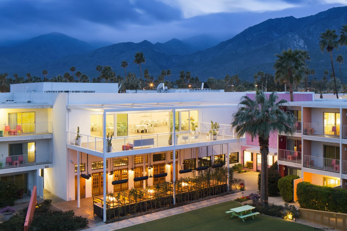 The Saguaro : hôtel arc‑en‑ciel au cœur du désert californien