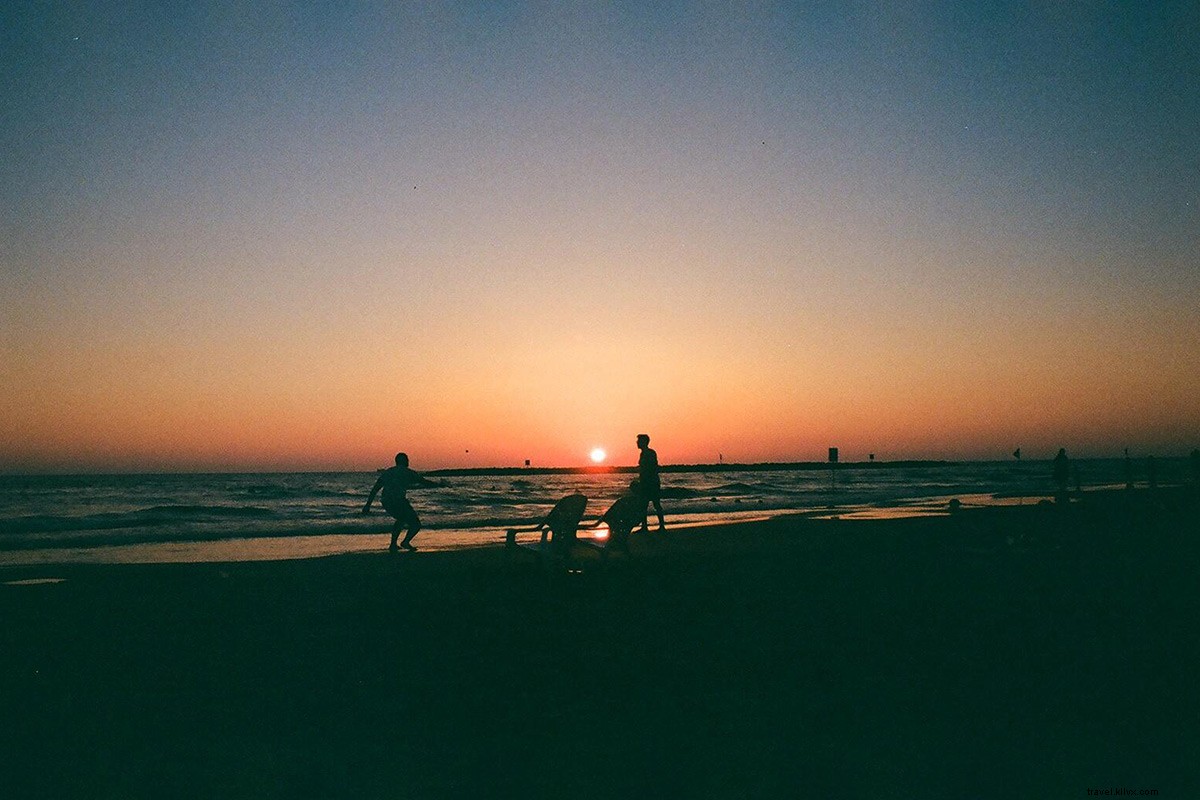 Célébrer le Shabbat à Tel Aviv : guide des meilleures activités
