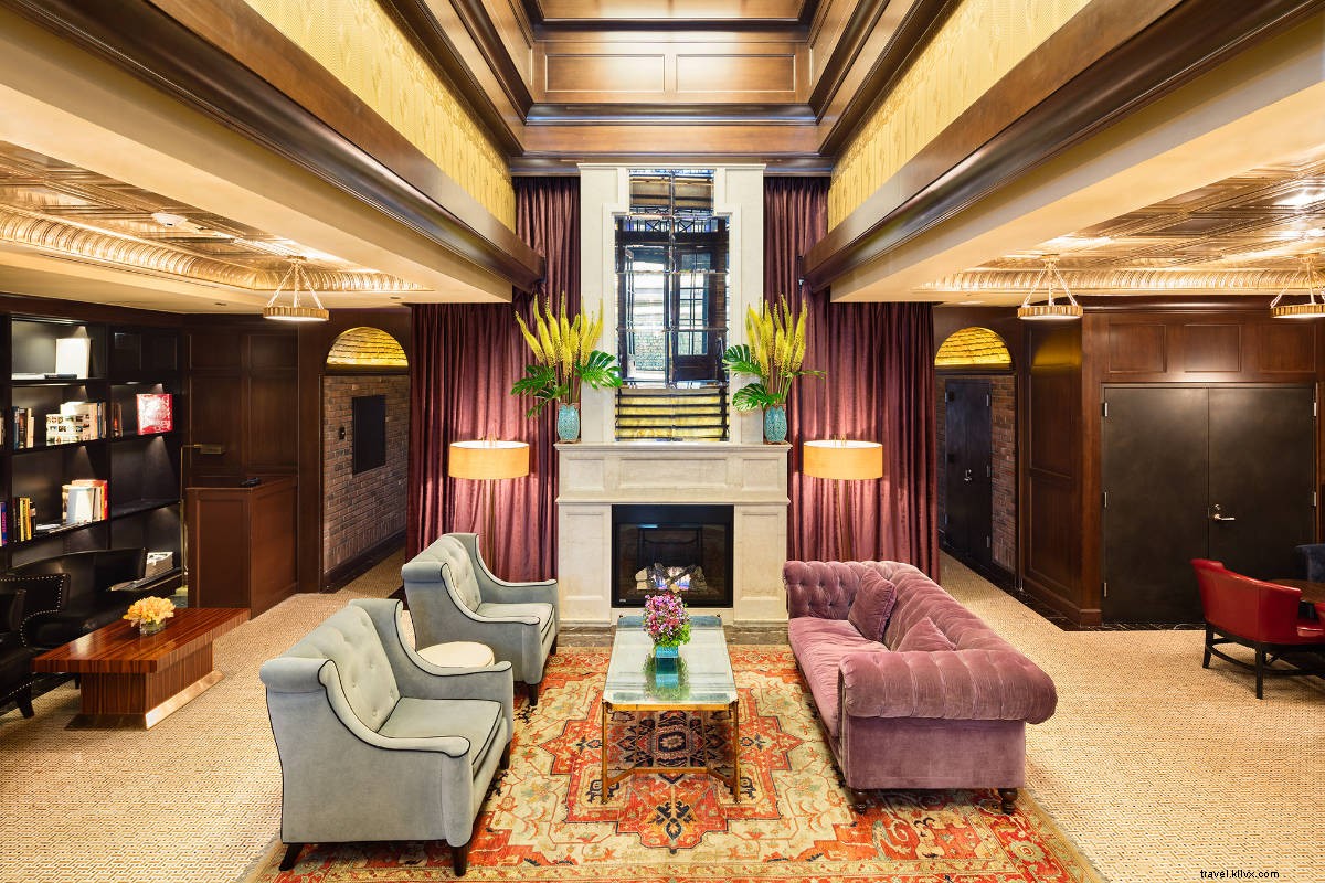 Deux cheminées, mieux qu’une seule : un hôtel new-yorkais idéal pour les séjours