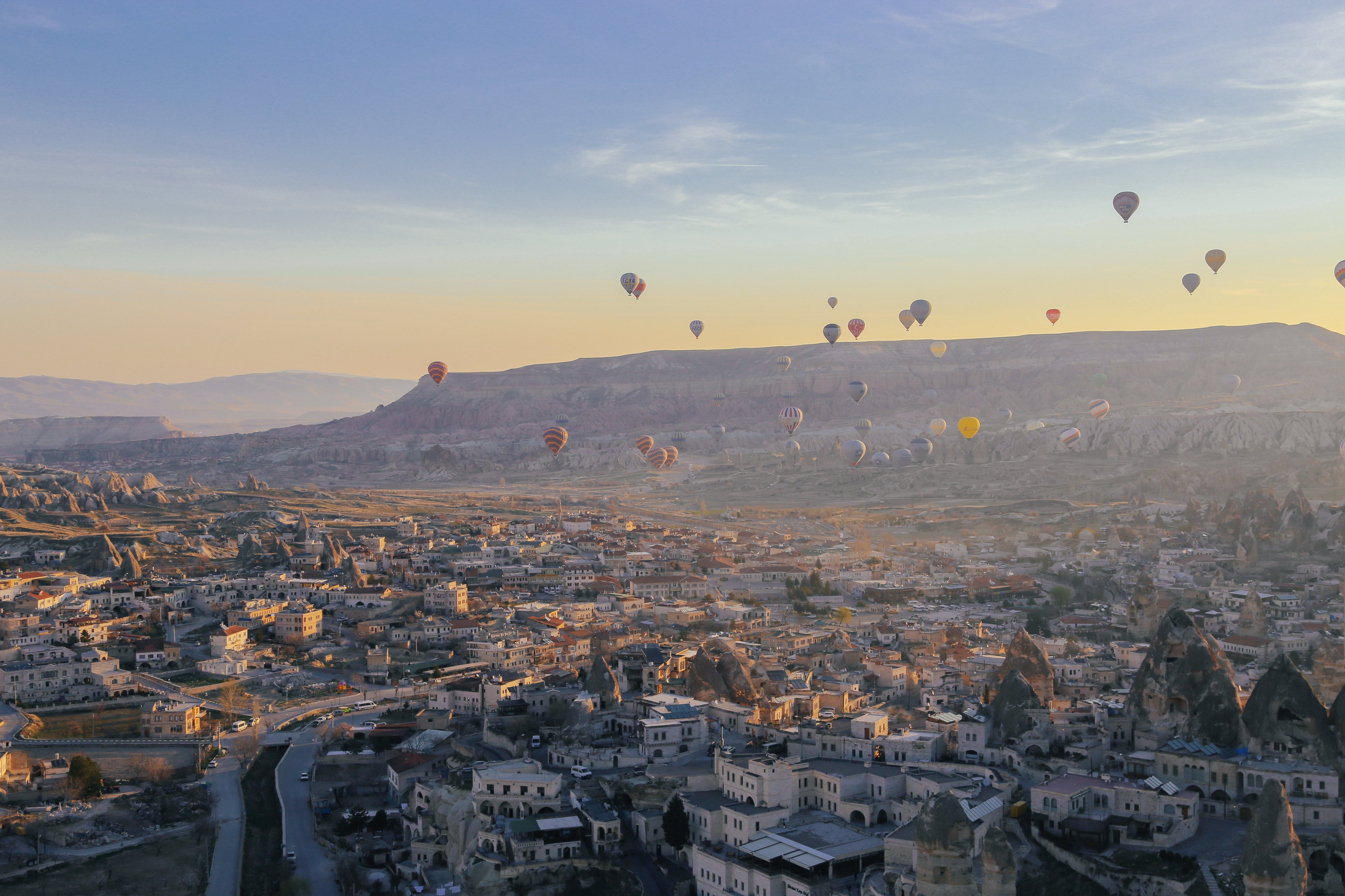 Photos de montgolfières flottant dans le ciel
