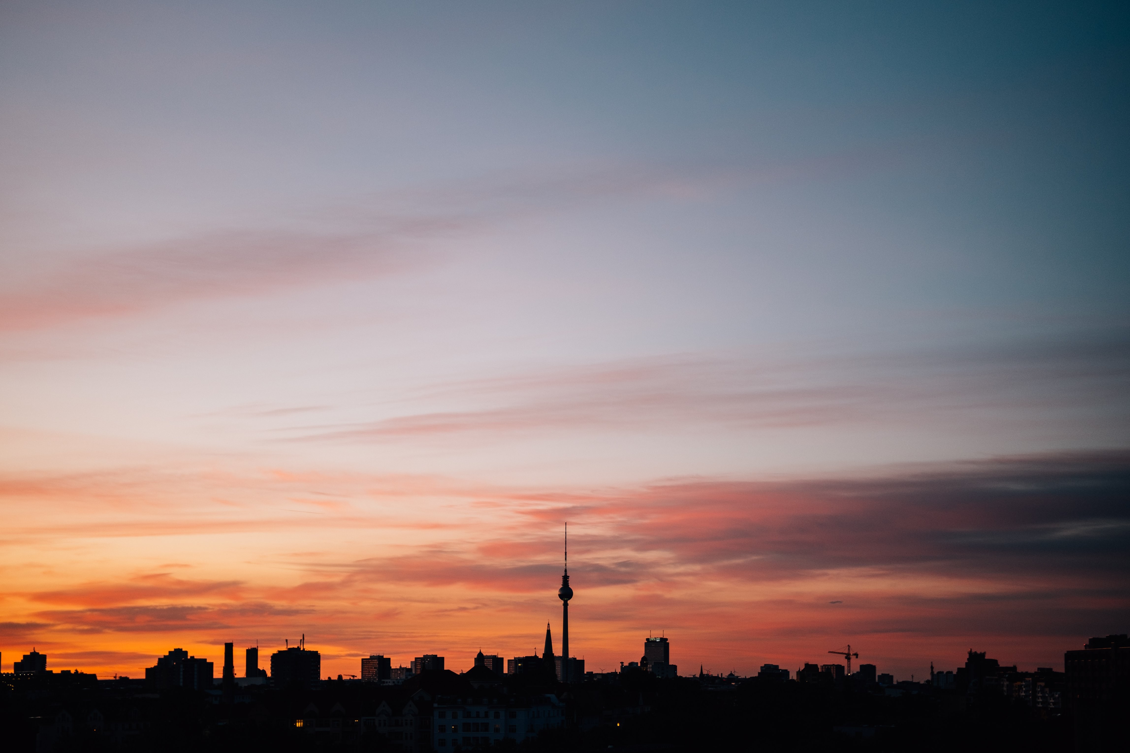 Coucher de soleil sur la silhouette de Berlin