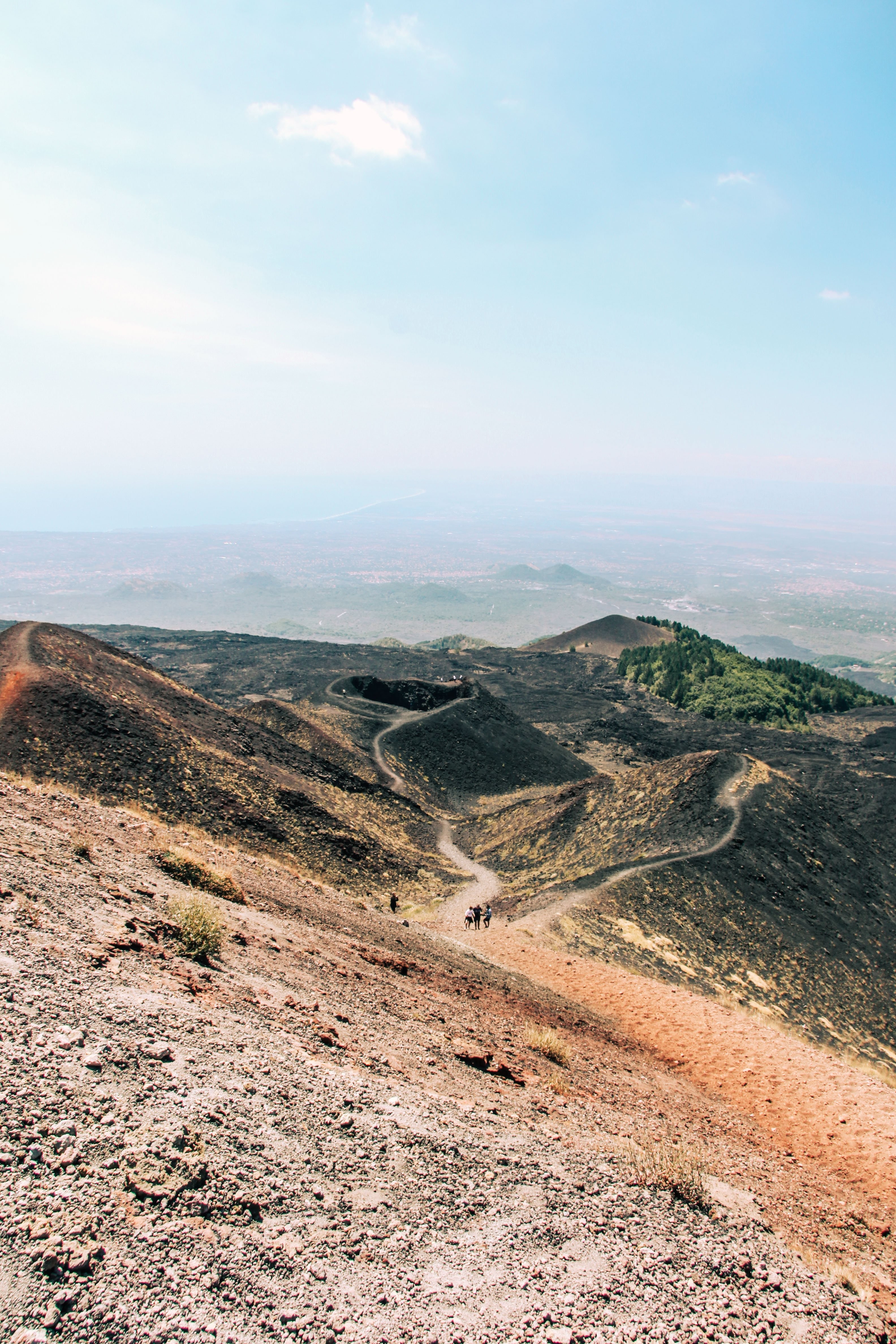 Photo d’une route sinueuse et longue en Italie