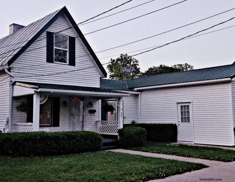 River Peek Cottage – Airbnb