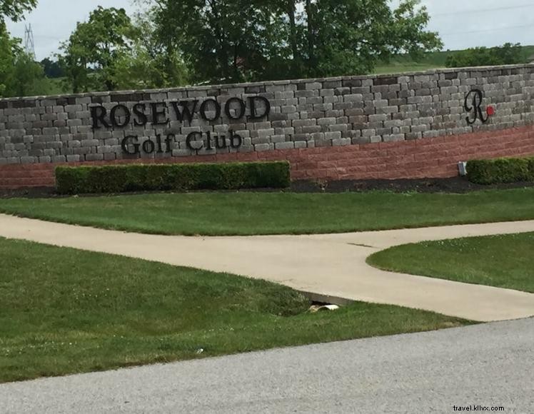 Parcours de golf et chalets Rosewood