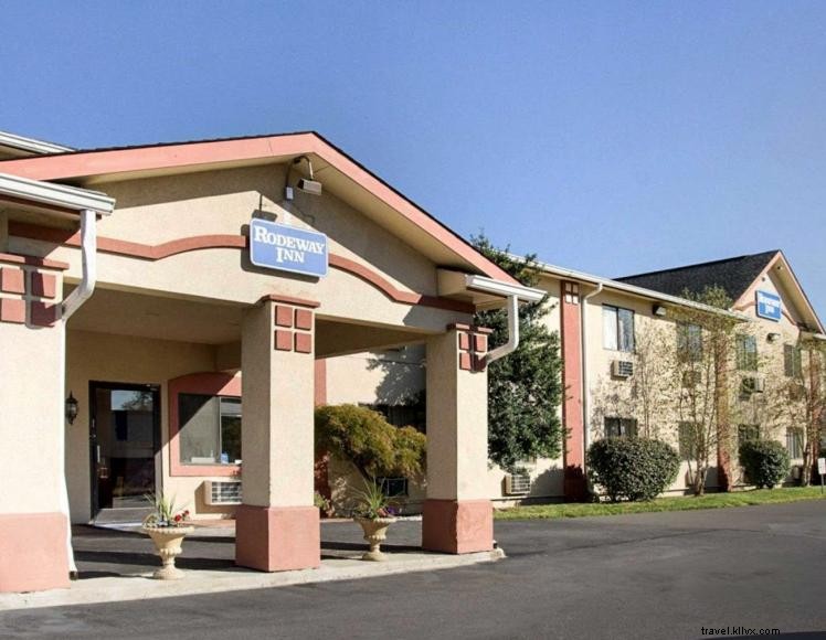 Rodeway Inn & Suites