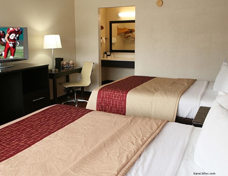 Red Roof Inn & Suites (Cave City)