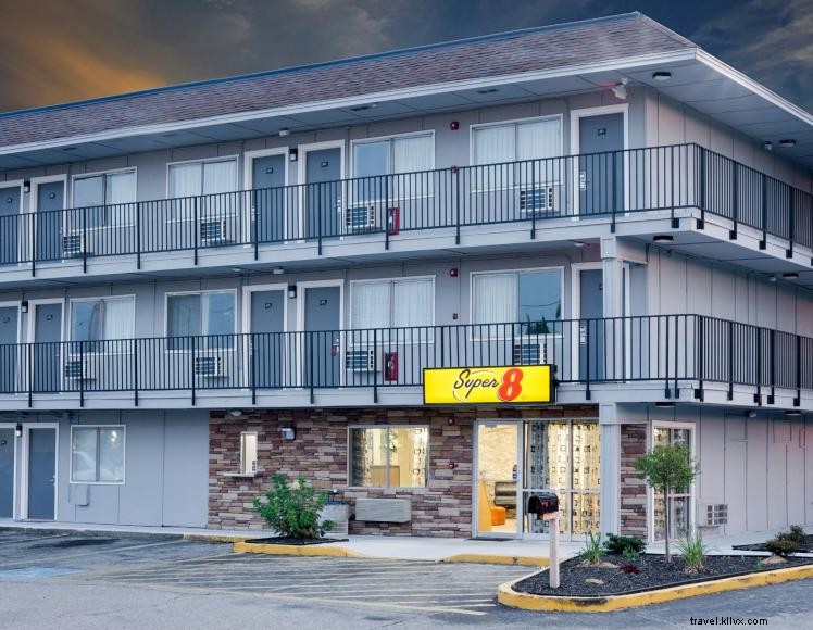 Super 8 Florence
