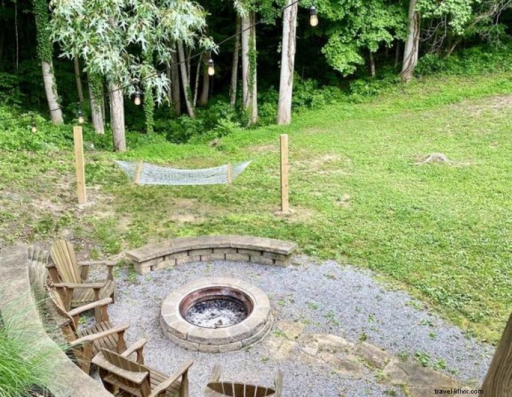Cachette du lac ombragé