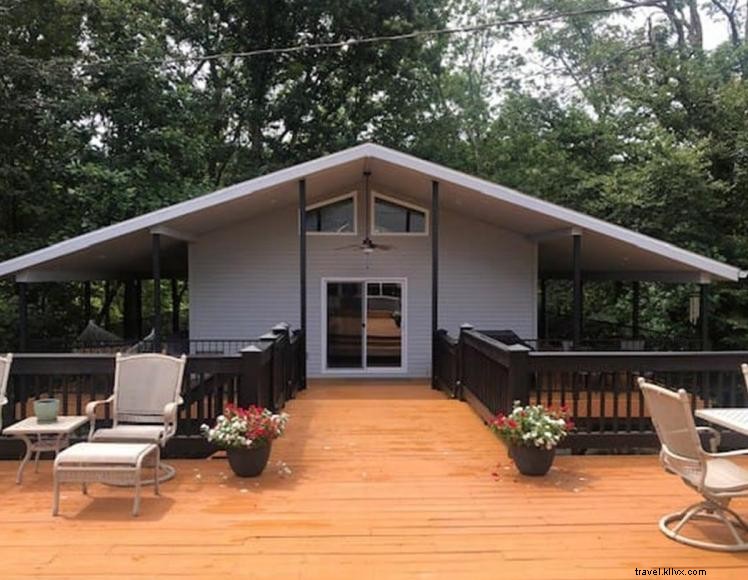 Cabane dans les arbres de TT – Studio de location à Science Hill, KY