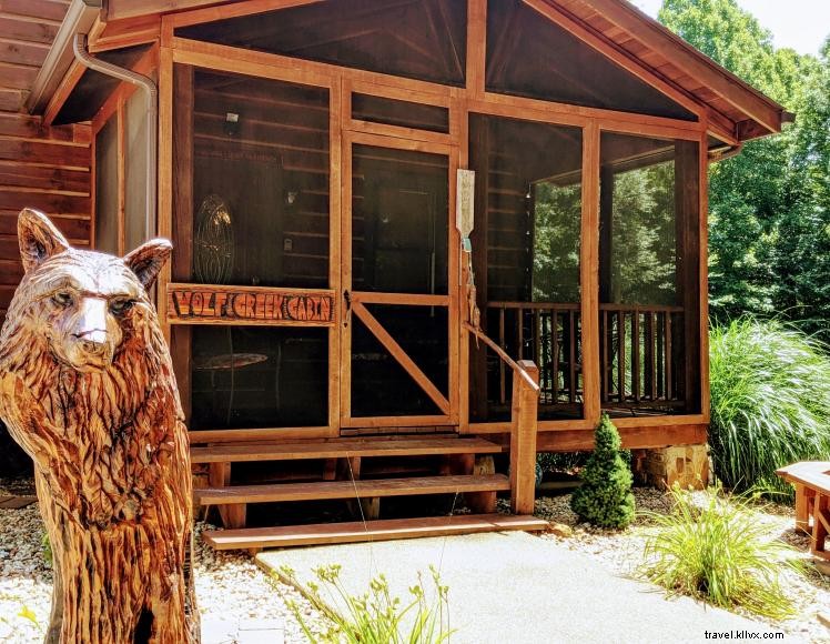 Cabane Wolf Creek et terrain de jeu pour VTT