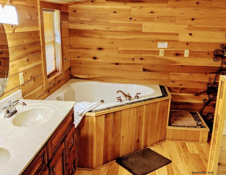 Cabane Wolf Creek et terrain de jeu pour VTT
