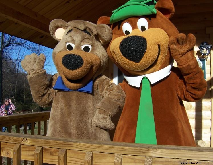 Grotte Mammoth du parc Jellystone – Yogi Bear