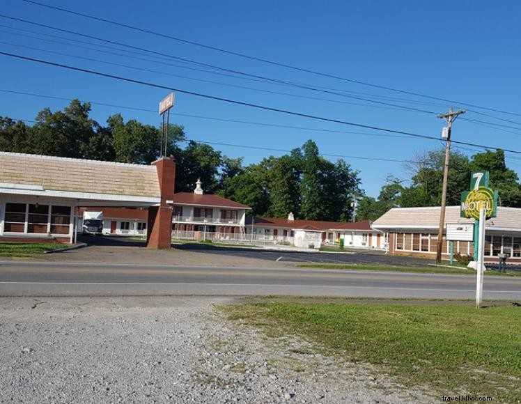 Motel 7 Gables – Votre demeure historique loin de chez vous à Burnside