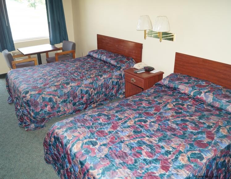 Alligator Inn – Motel économique au bord du lac Cumberland avec piscine